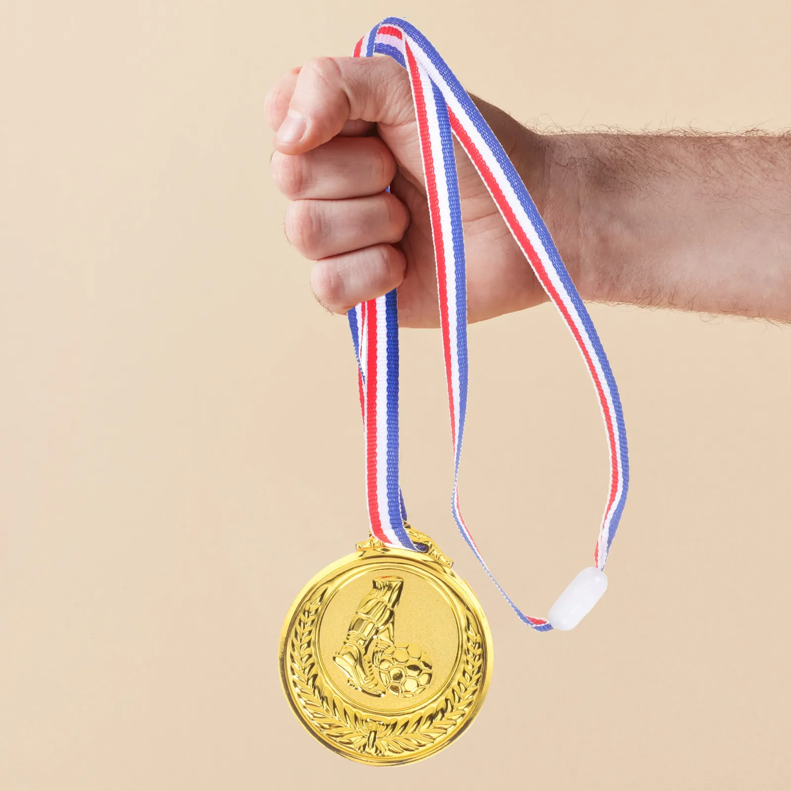 

6Pcs Kids Soccer Medals Plastic Reward Medals for Birthday Party Games School Competition Sports Event Decoration Motivational