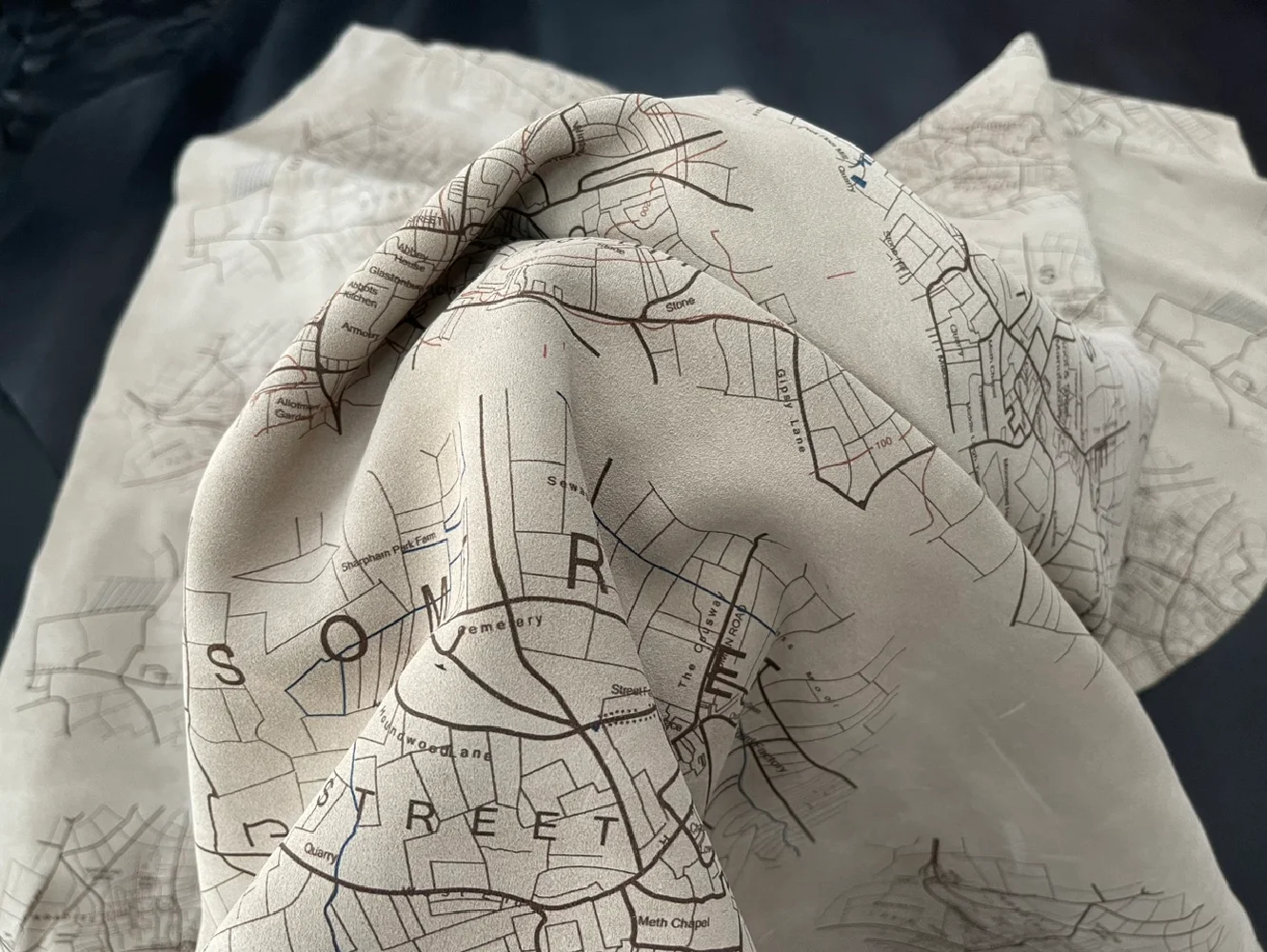 

Seamster map! British beige gray Two-layer cowhide Suede thickness 1.4mm 12-14 sf.