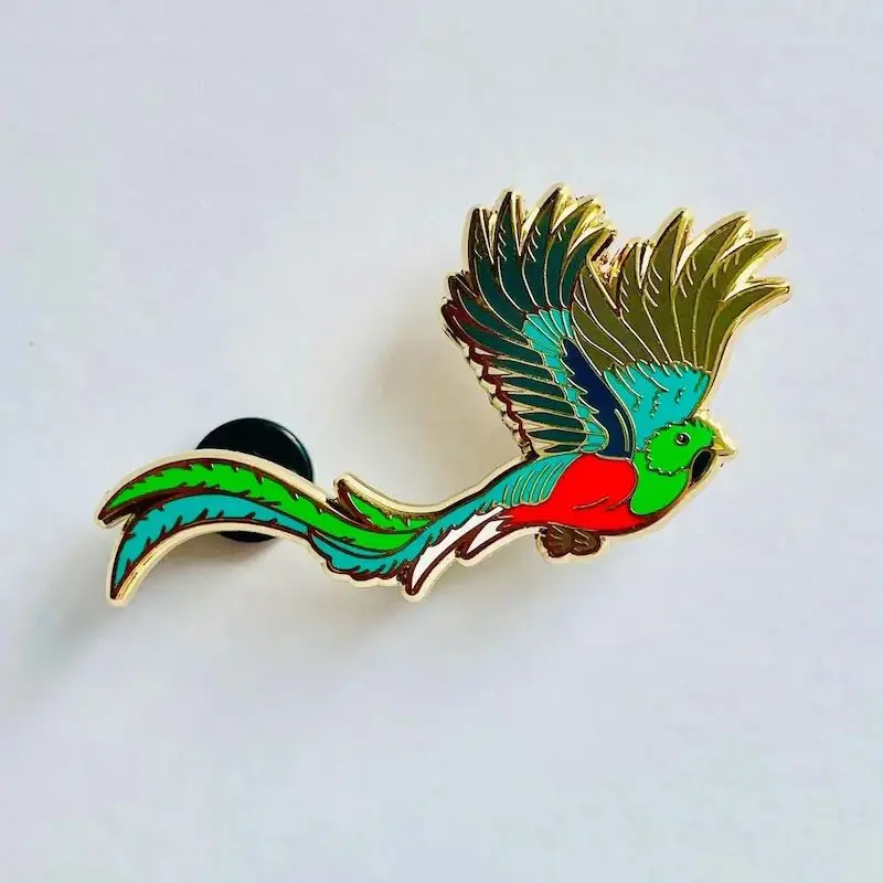 New Resplendent Quetzal Pin High Quality Luxurious Guatemala Bird Enamel Brooch Hat Coat Lapel Badge Woman Man Jewelry