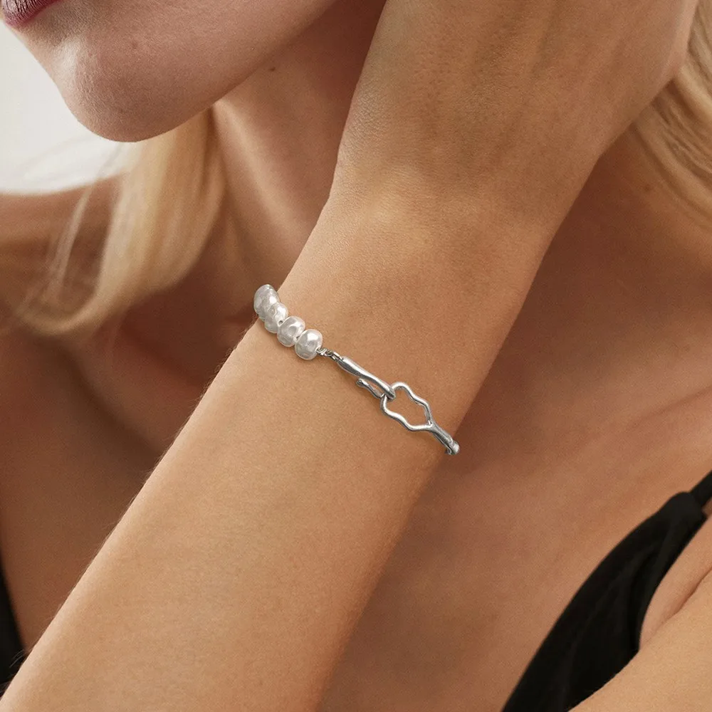 Retro Faux Pearl Curved Tube Women's Bracelet Elegant Fashion Bridesmaid Beaded Hand Jewelry Unique Colorfast Gift