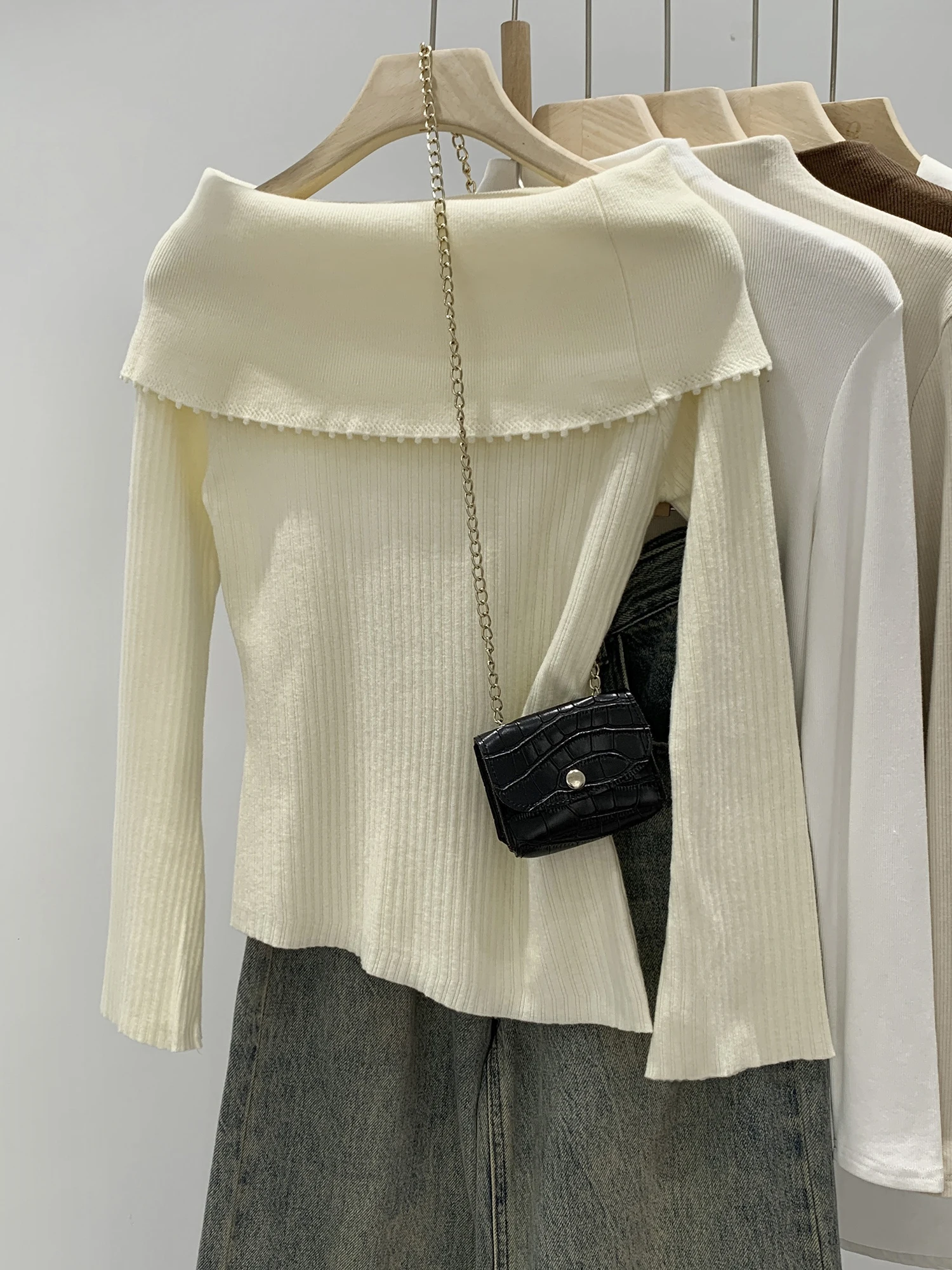 

High-End Shoulder-Bared Knitted Sweater Women's Base Layer Top Korean Style Slim Fit Medium Softness Long Sleeve Casual Wear