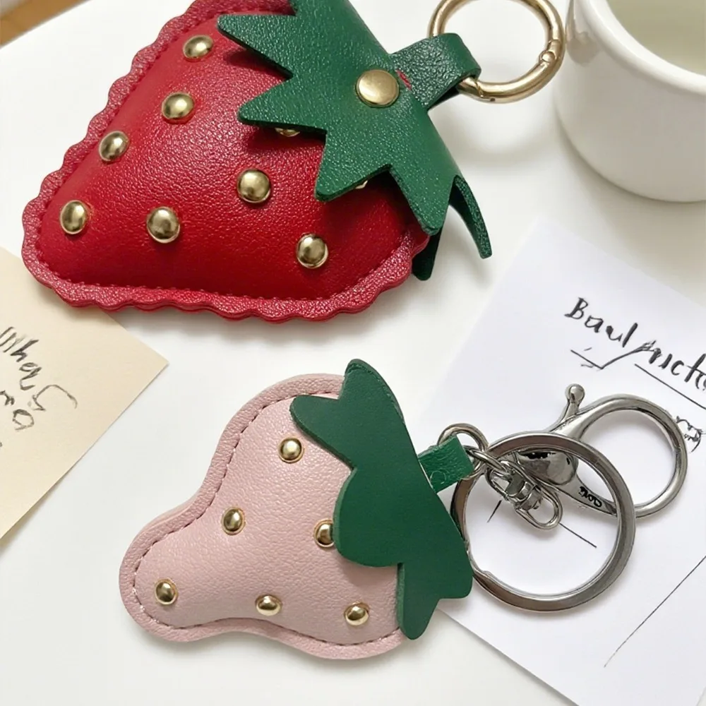 PU Leather Leather Strawberry Keychain Handmade Cute Strawberry Design Creative Fruit Keychain Car Hanging Keychain