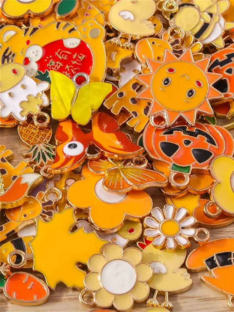 Tusember Mix 10 Stück Charms, Emaille, gelbe Farbe, Serie Tier-Herz-Blumen-Anhänger für DIY-Schmuckherstellung, handgefertigte Accessoires – Detail 1