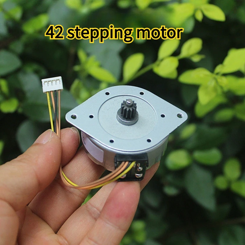 Two-phase Four-wire 42 Stepping Motor 7.5 Degree Precision Motor 0.5 Die 12 Teeth