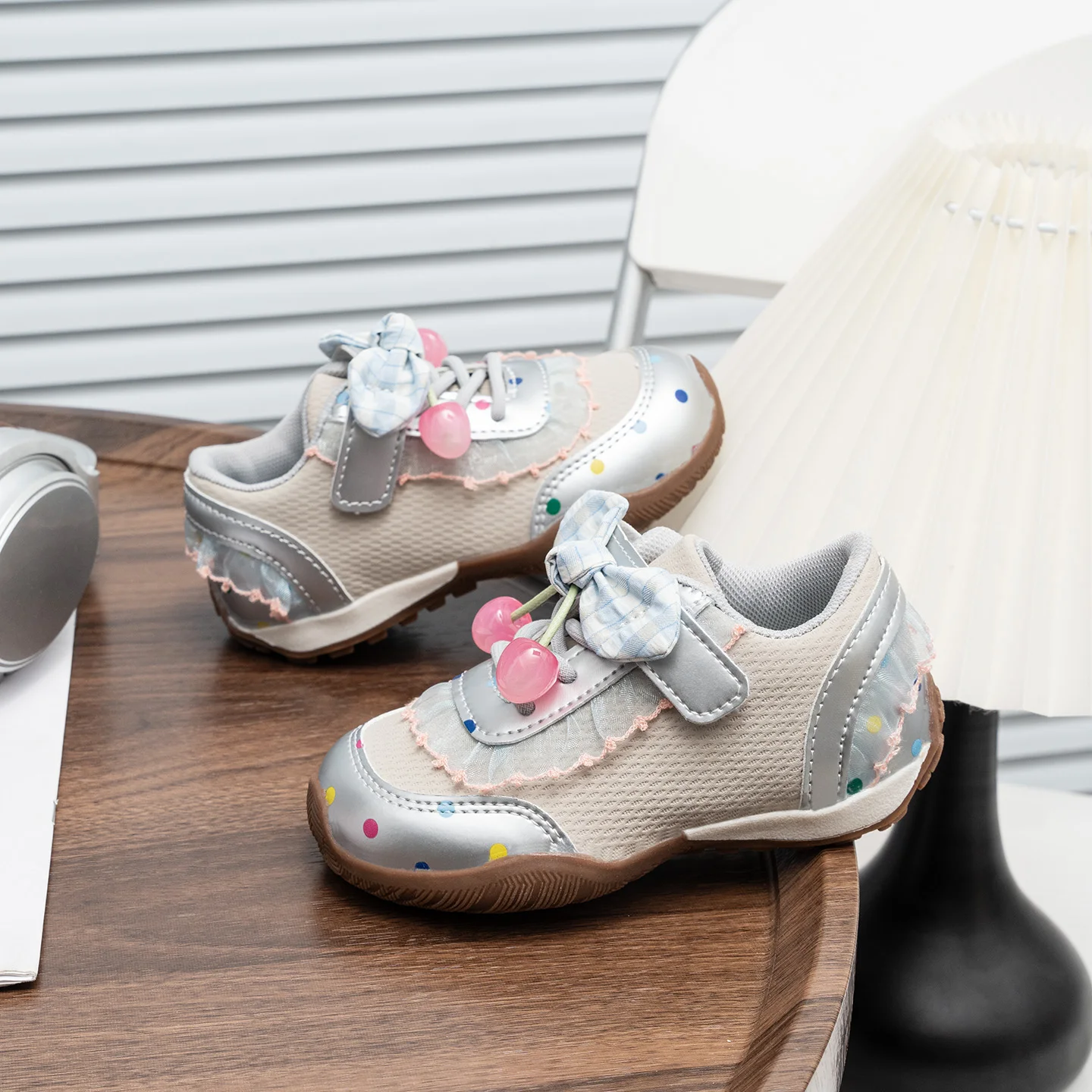 New Girls Fashion Lace Edge Cherry adorn Casual Shoes Kids Non Slip Comfortable Student Sneakers Outdoor Breathable Sports Shoes