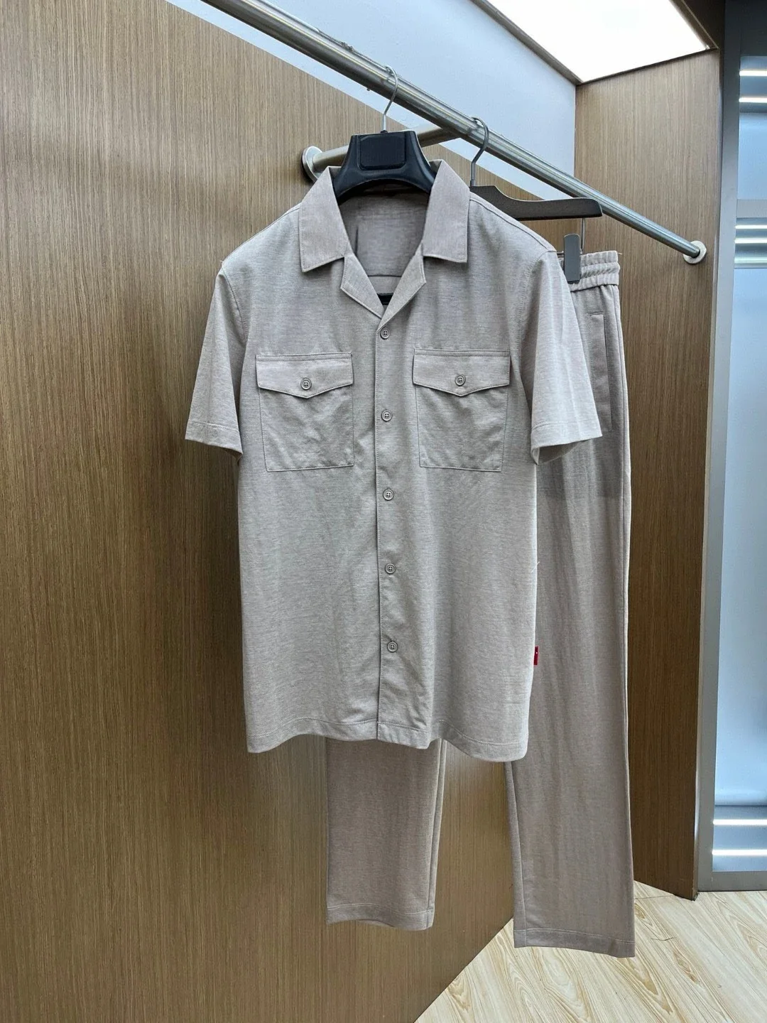 

Kiton 25ss old money wind lapel shirt jacket straight elastic pants casual suit