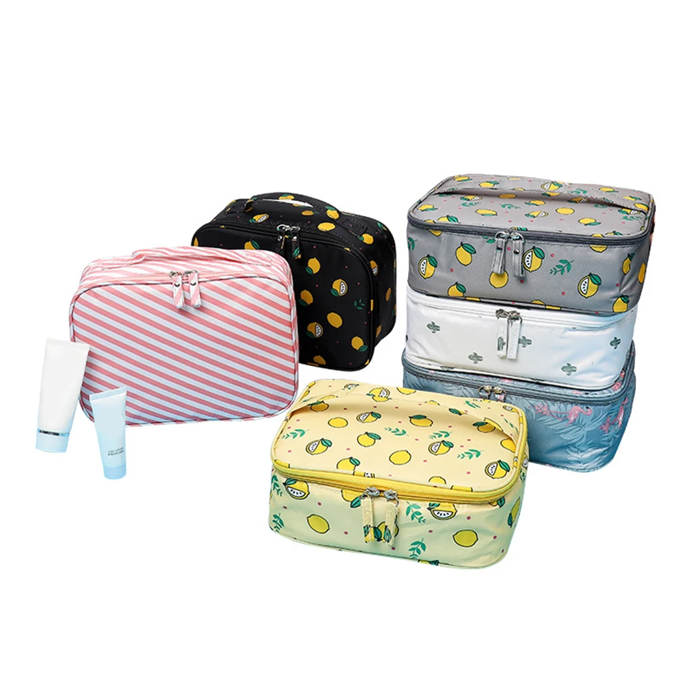 

Cactus Patterned Makeup Bag Lightweight Portable Pouch Women Premium Material Large Capacity Zipper Travel Handbag