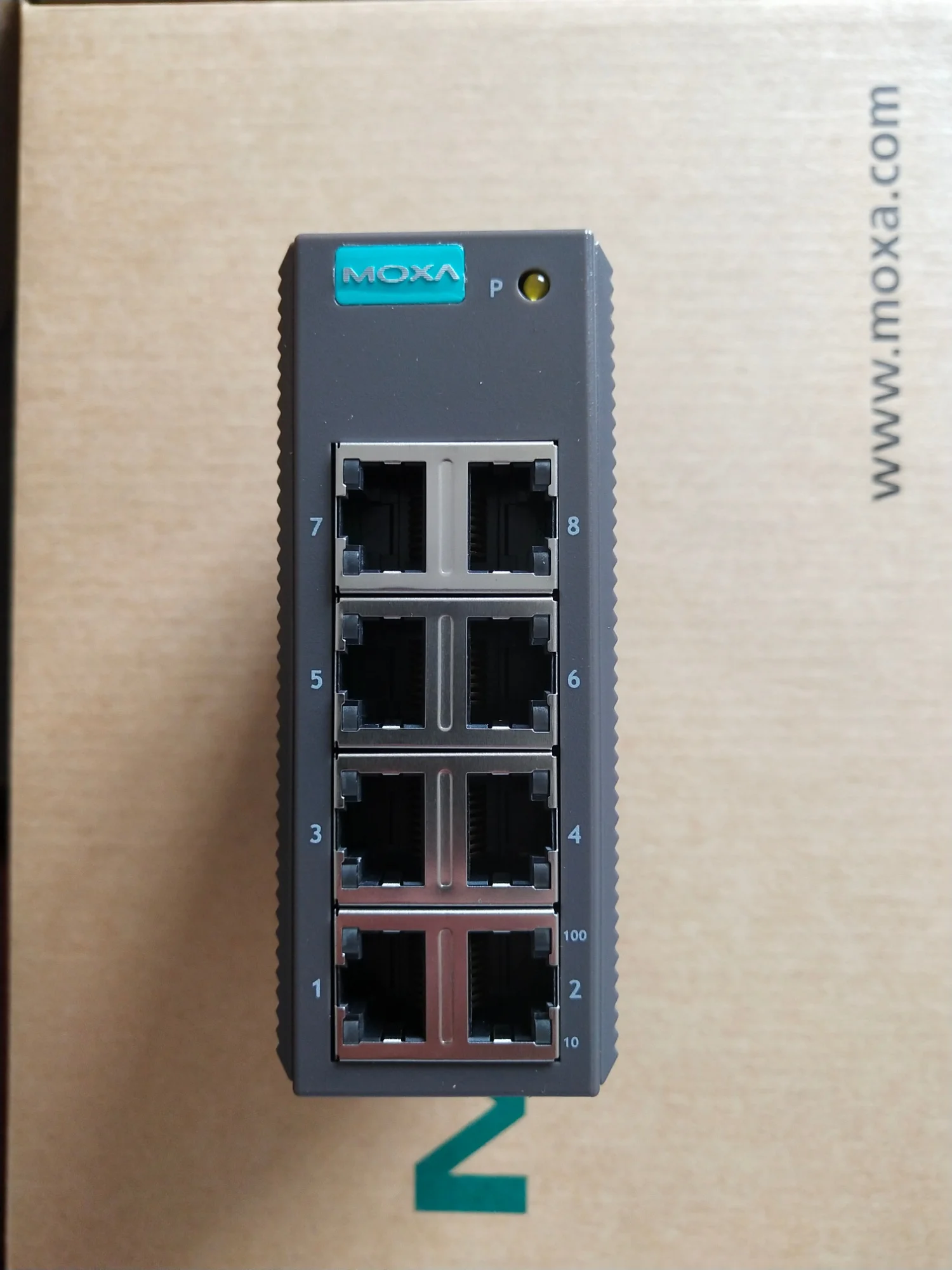 

MOXA EDS-208 8-port Mosa Industrial Switch