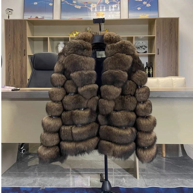 Рисунок 3 - Новая модная женская шуба из натурального лисьего меха