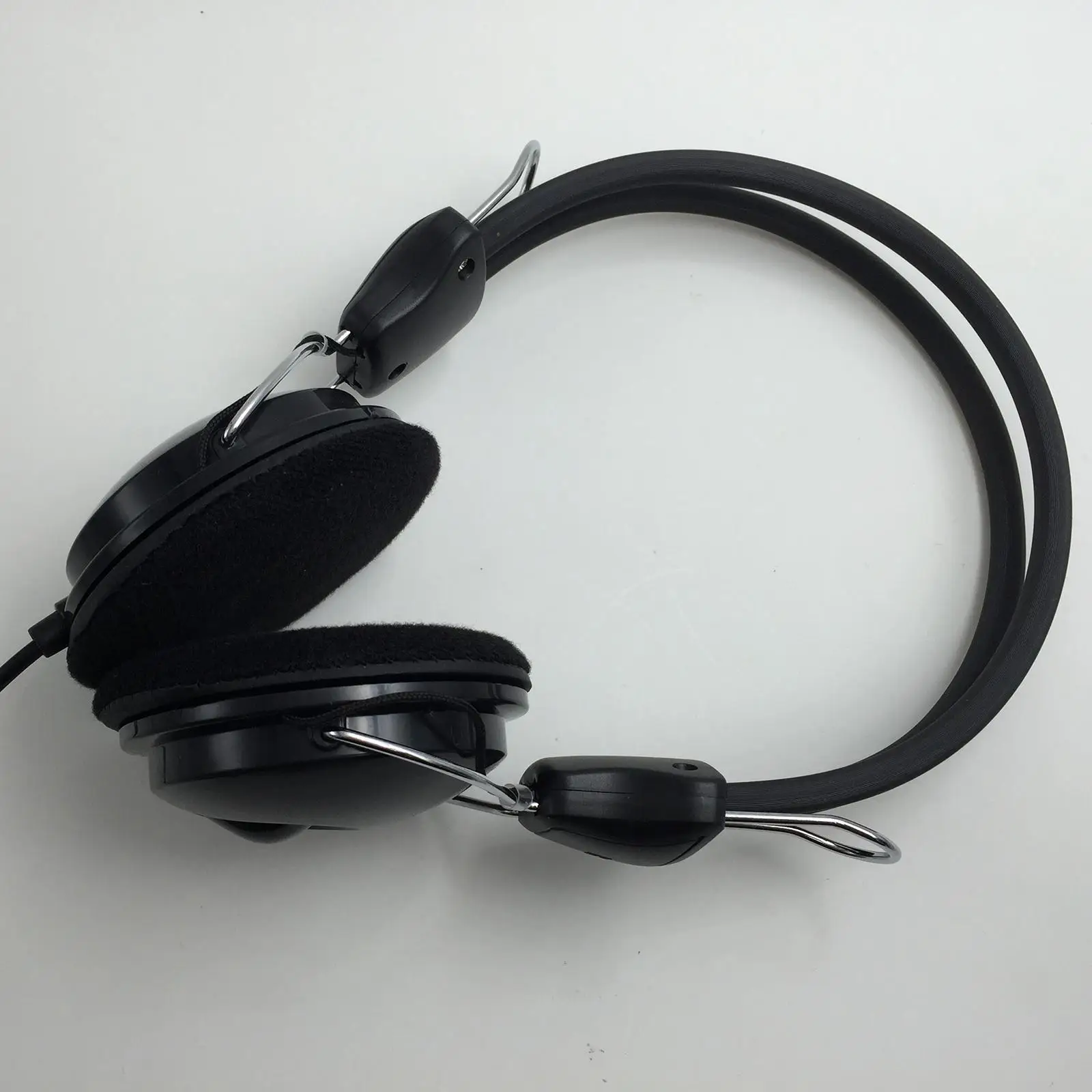 Black Headphones w/ Wire & Ear Cushion, For Metal Detectors Use