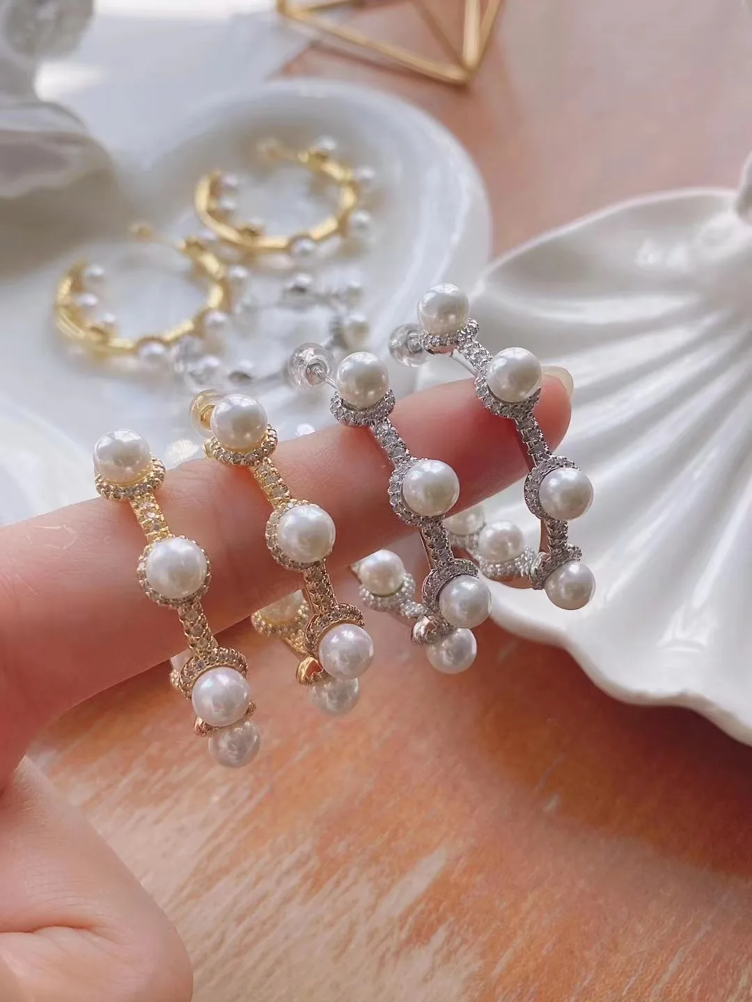 3 Pairs, Pearl Shell Earring for Women Gold Color Round Stud Earrings Christmas Gift Stud Earrings