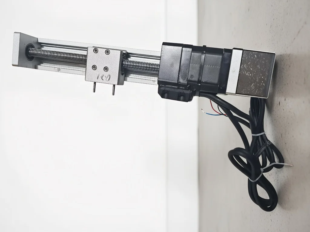 Excellent Wear Resistance Long Service Life High Reliability Linear Motion Guides Bearing 15kg Load Capacity 0.02mm