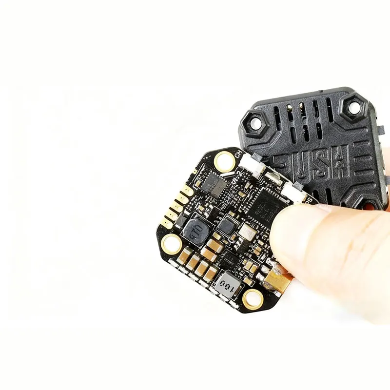 RUSHFPV TANK MINI 5.8G 48CH PitMode 0/25/200/500/800mW Commutabile 20x20 Ultimate Impilabile FPV Trasmettitore VTX Per FPV RC Drone