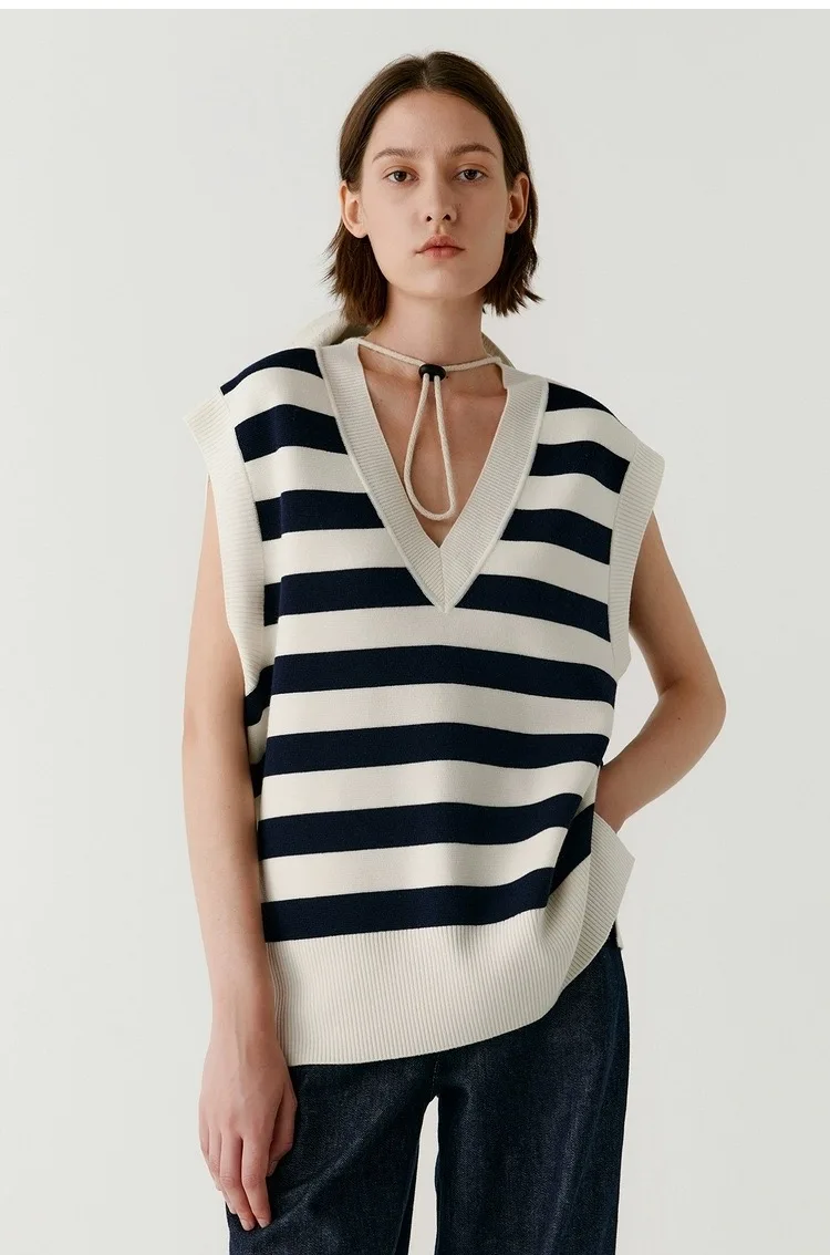 

2025 Summer New V-neck Knitted Shirt Women's Loose Large Size Side Split Striped Tank Top T-shirt Fashion Korean Pullover Sweare