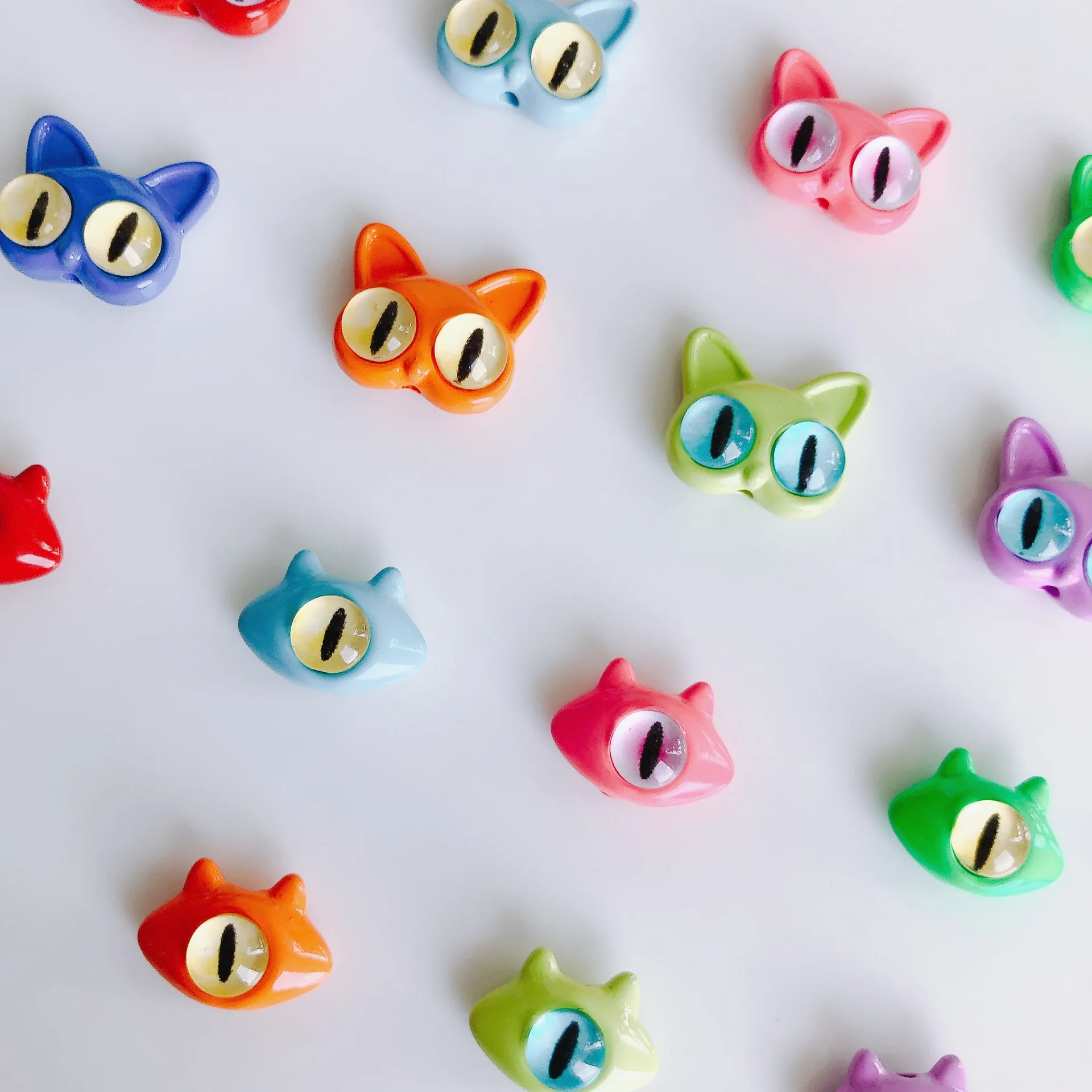 Childlike and Cute Monster Cat DIY Beaded Fashion and Personality Straight Hole Alloy Spray Painted Jewelry Accessories