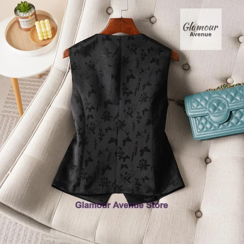 French V-neck single-breasted short satin jacquard vest women's spring and autumn new slim fashion slim retro vest outside.