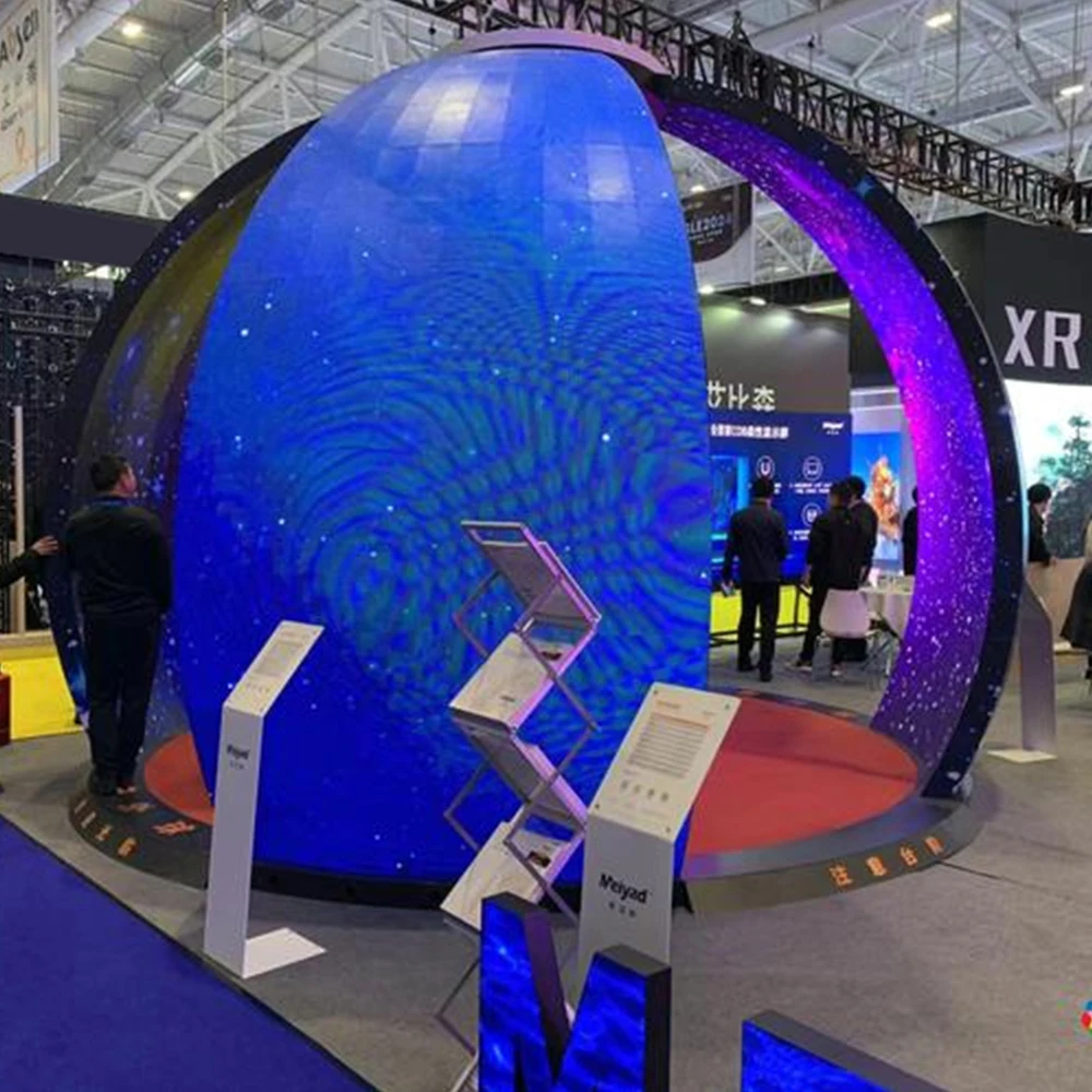 Customized High Visibility Indoor Advertising LED Display Circular Product Promotion Showcase