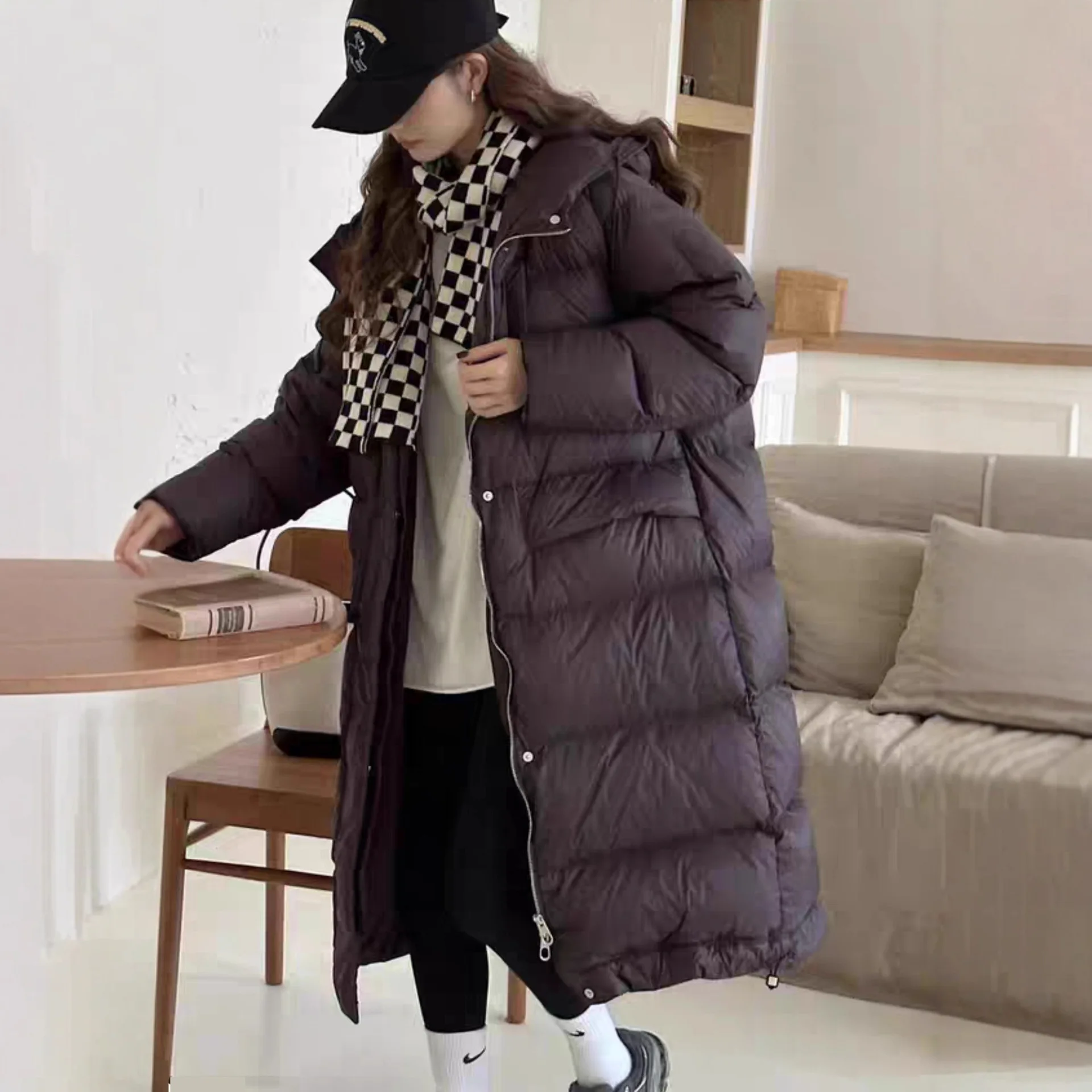 Jaqueta longa feminina acima do joelho com capuz quente moda casaco 2026 inverno nova chegada engrossar pato branco para baixo jaqueta