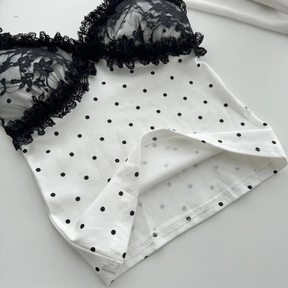 เสื้อครอปแขนกุดสไตล์สาวเปรี้ยว คอวี ผ้าตาข่ายลายจุด เสื้อสายเดี่ยวผู้หญิง ทรงเข้ารูป หวานซ่อนเปรี้ยว ผ้าลูกไม้ พร้อมฟองน้ำเสริมทรง เหมาะสำหรับใส่ไปทะเล