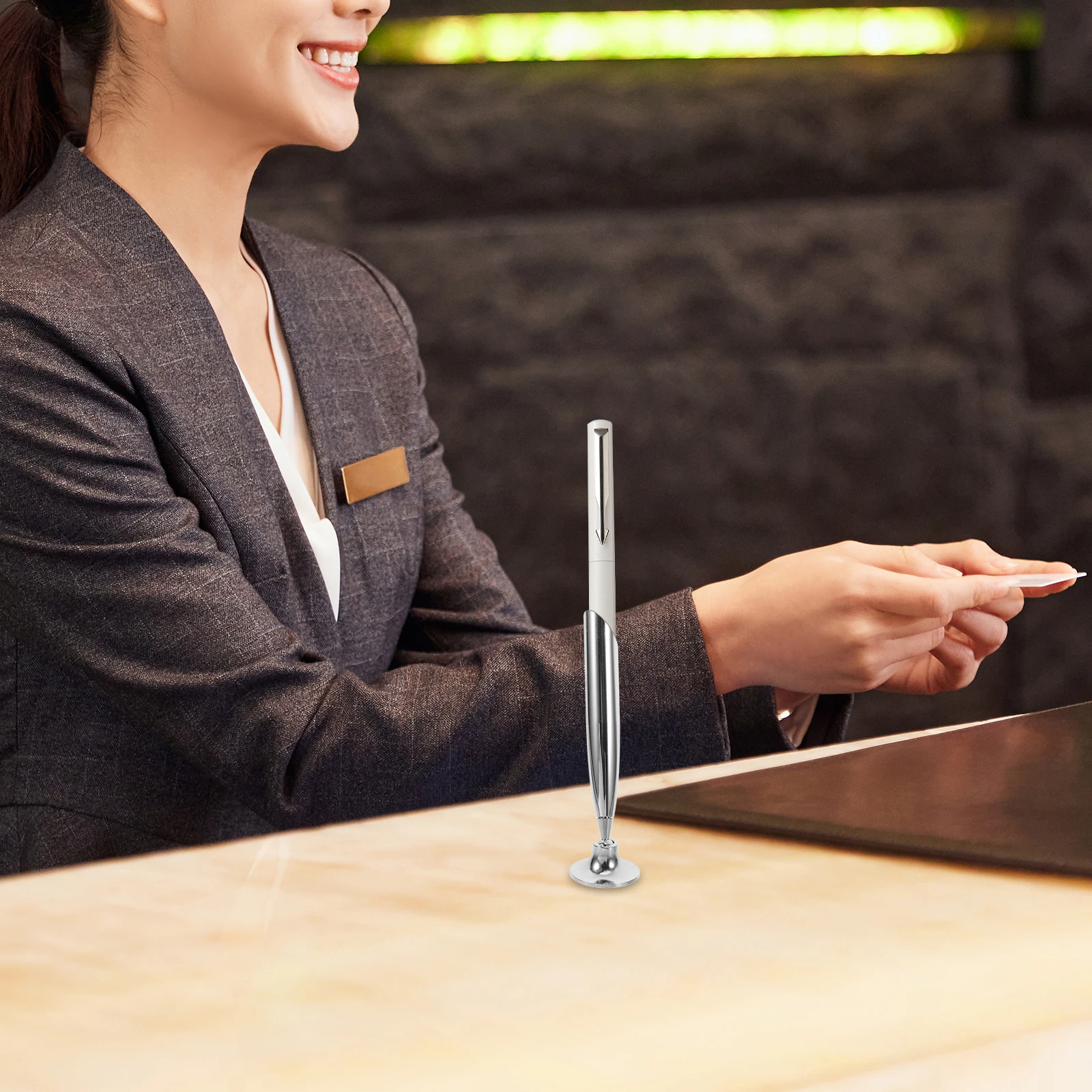 

4pcs Signature Pen Base Metal Desktop Organizer Single Ballpoint Holder Stand Pencil Rack Writing Office Supplies Hotel Use