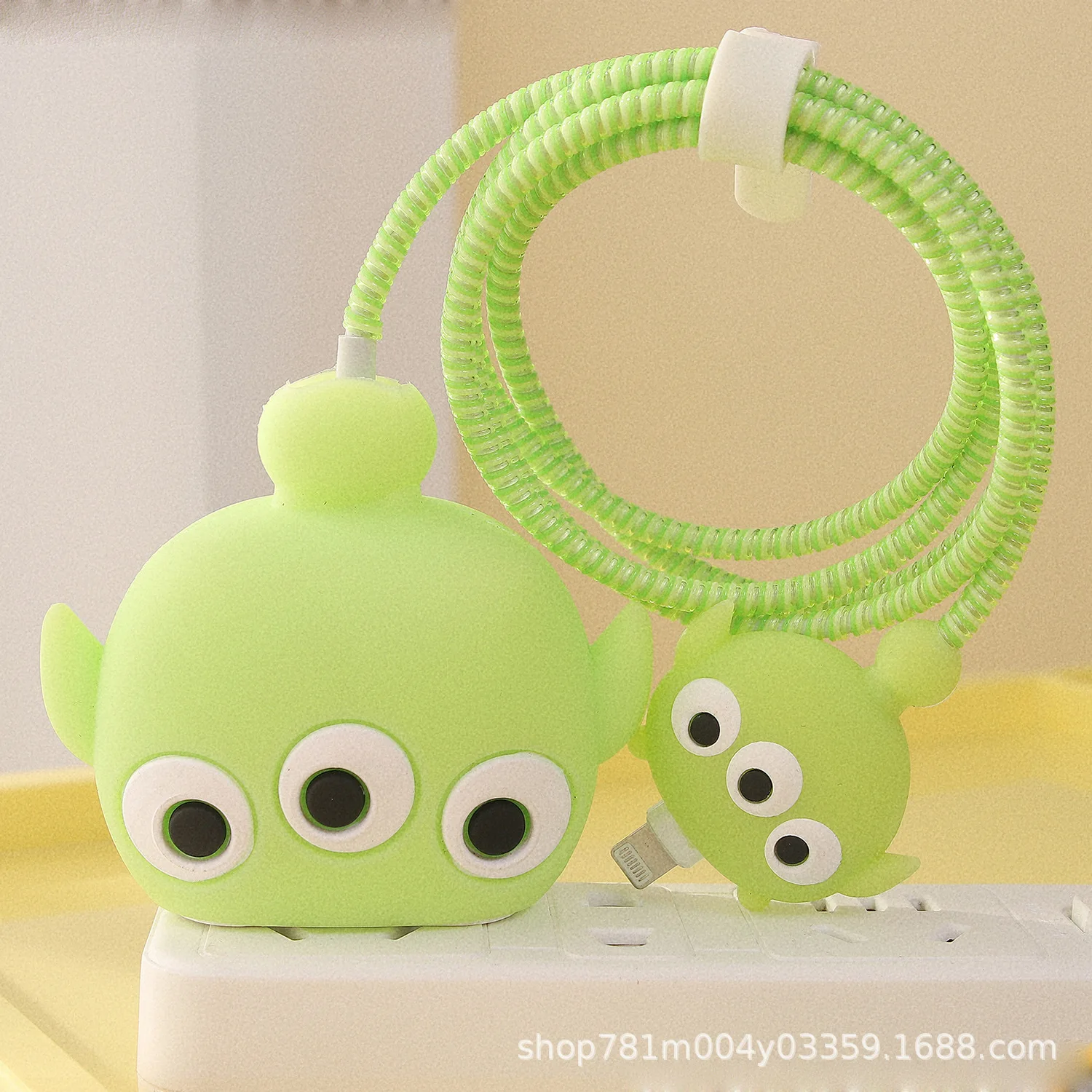 MINISO Sanrio Anime Hello Kitty Kuromi Accessories Anti-Bite Protective Winder Cable for IPhone Charger Protective Cover Gift
