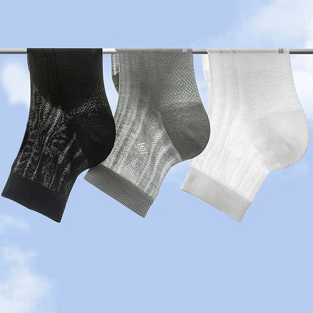 

Casual Cotton Breathable Mesh Socks Ultra-thin Sweat Absorbent Men Mesh Ankle Socks Antibacterial Summer Short Socks Business