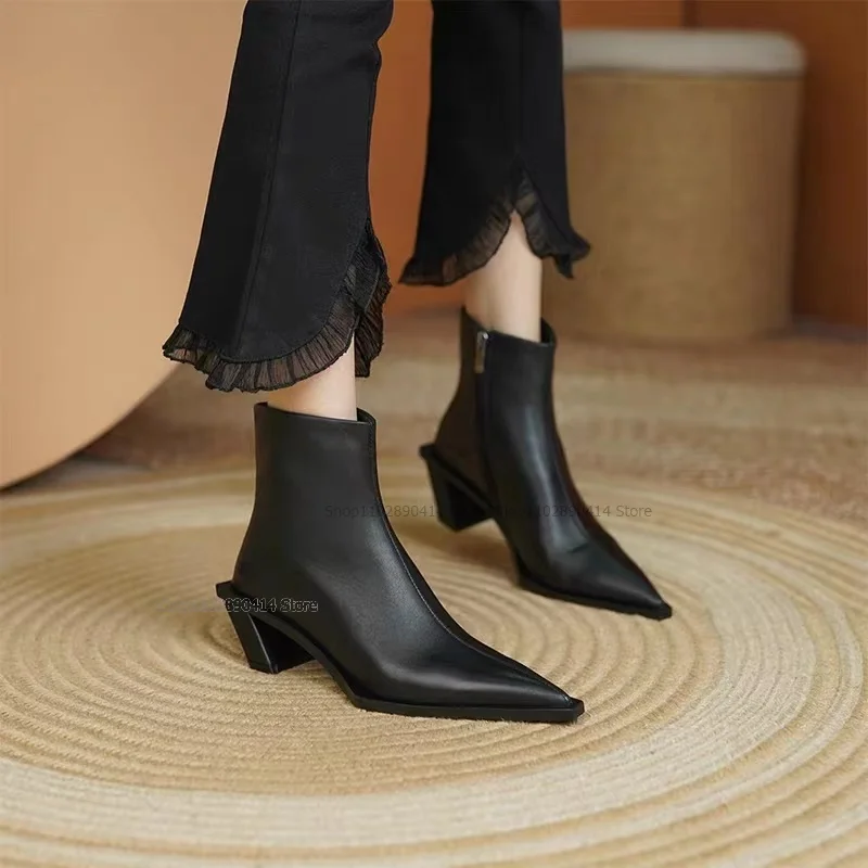 Ankle Boots de dedo apontado para mulheres, sapatos de couro genuíno, zíper lateral, saltos estilo estranho, moda, romance 2023