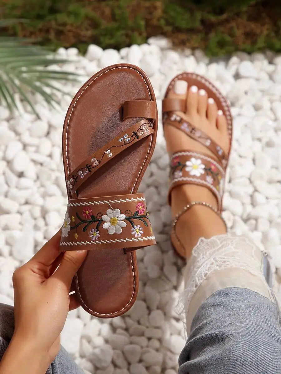 

European And American Style New Plus Size Embroidered Toe Open Toe Deep Brown Ladies Casual Fashionable Beach Wear Summer Outdoor Slippers For Women Valentines,Flip Flops