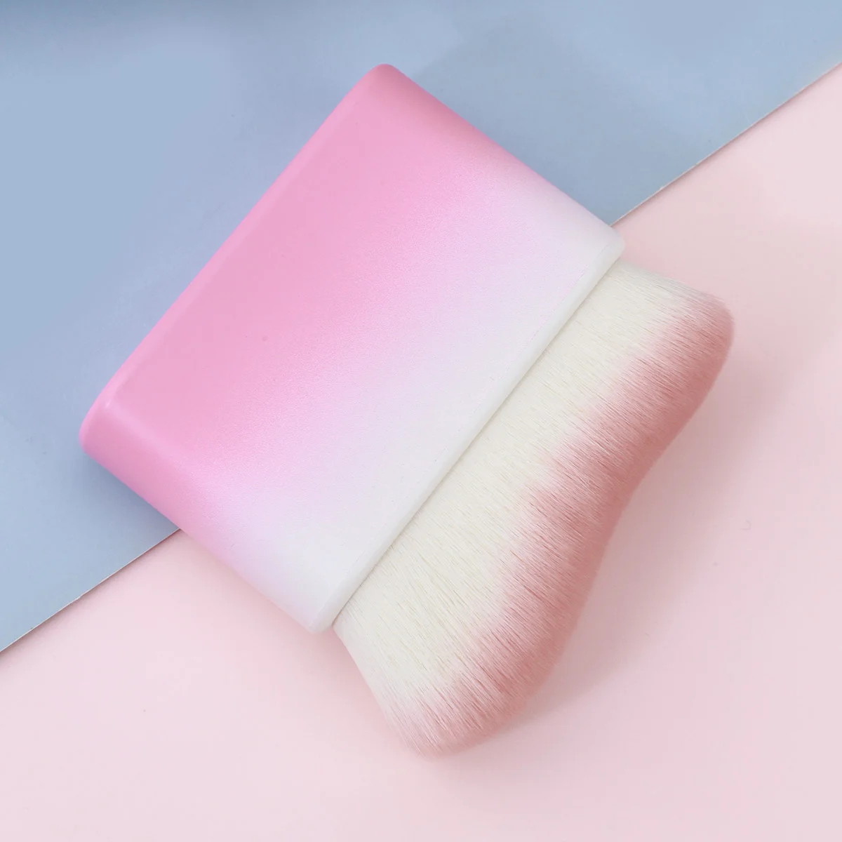 1Pcs Plastic Wavy Shape Foundation Makeup Brush Creative Portable Cosmetic Tool Foundation Brush