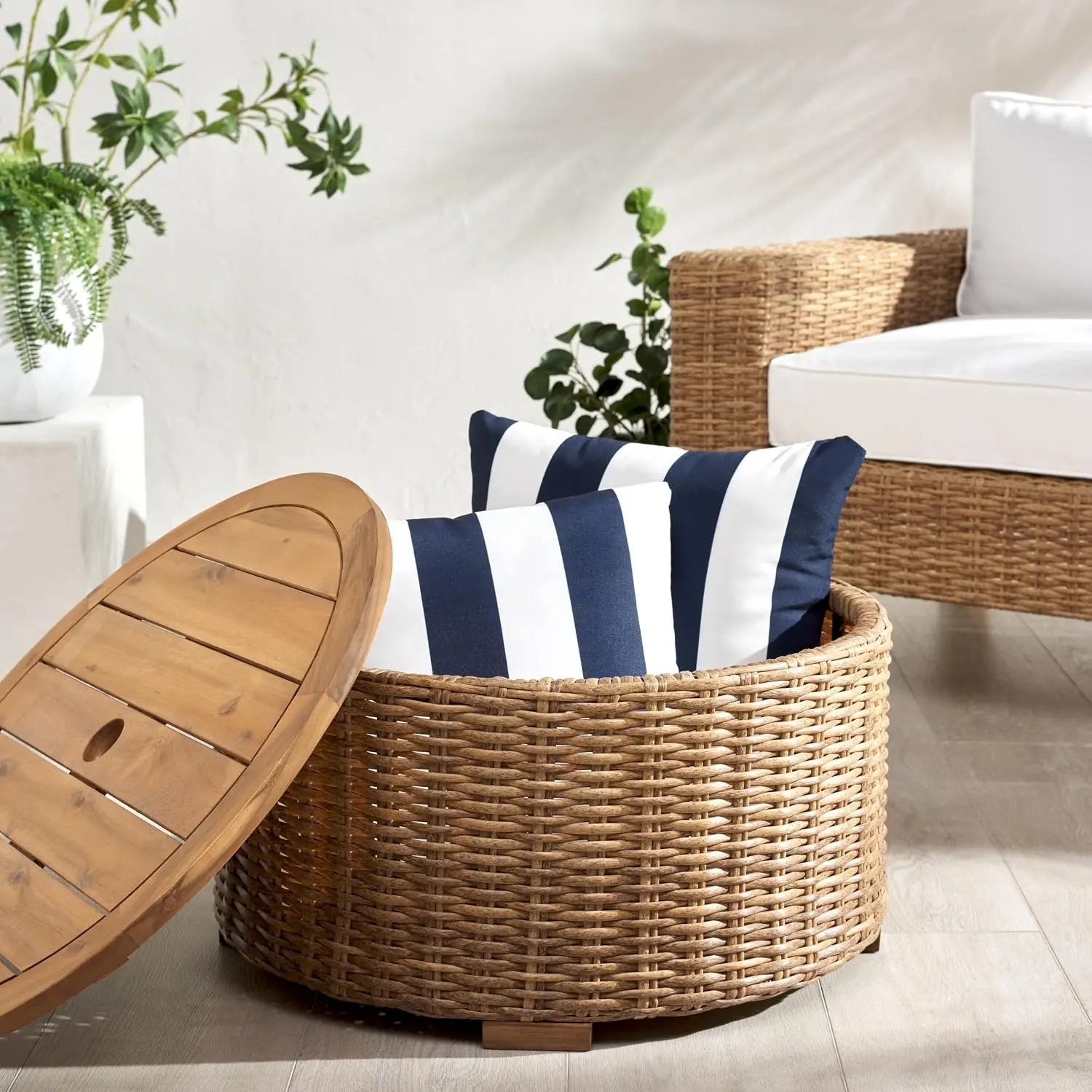Round Wicker Coffee Table Solid Wood And Aluminum Frame Coastal Woven Design Table For Patio Deck Porch Backyard Outdoor Natural
