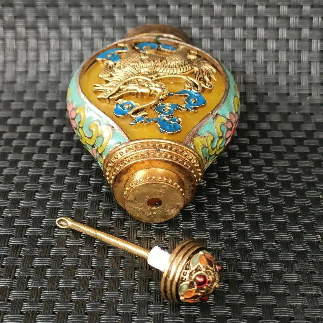 Old Collection Handmade Mongolian Style Snuff Bottle Pure Copper Inlaid Beeswax Tibetan Interior Painted Snuff Bottle Statue