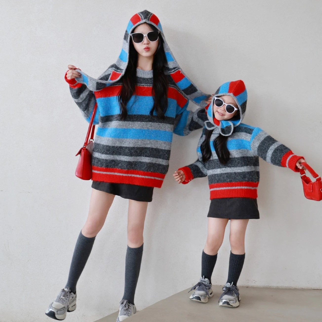 

2025 New Arrival Family Matching Sweater Mother & Son/Daughter Striped Knitwear with Hat for Winter Boys Girls Knit Tops