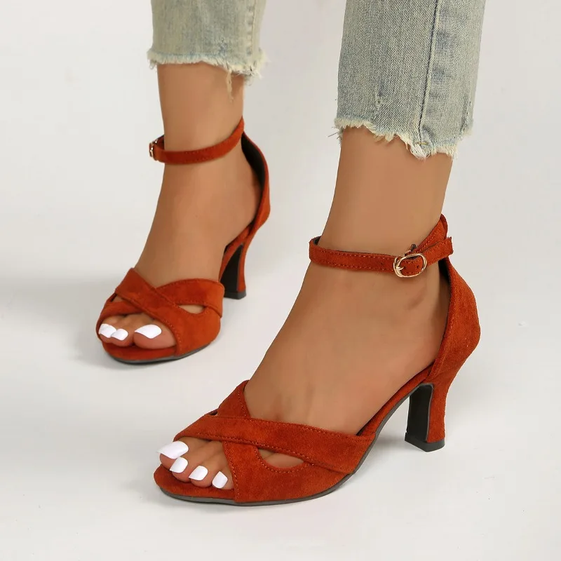 

Sandals Women Plus Size New Casual Breathable Fleece Bread Heel Versatile Sweat Wicking Cross Block Heel Shoes