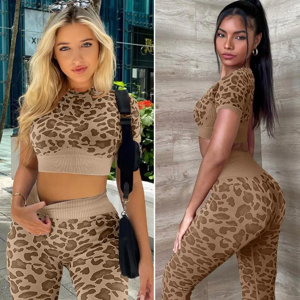 Fashionable Yoga Outfits Navel Exposed Casual Yoga Tracksuit Leopard Print Crop Top Yoga Leggings Set