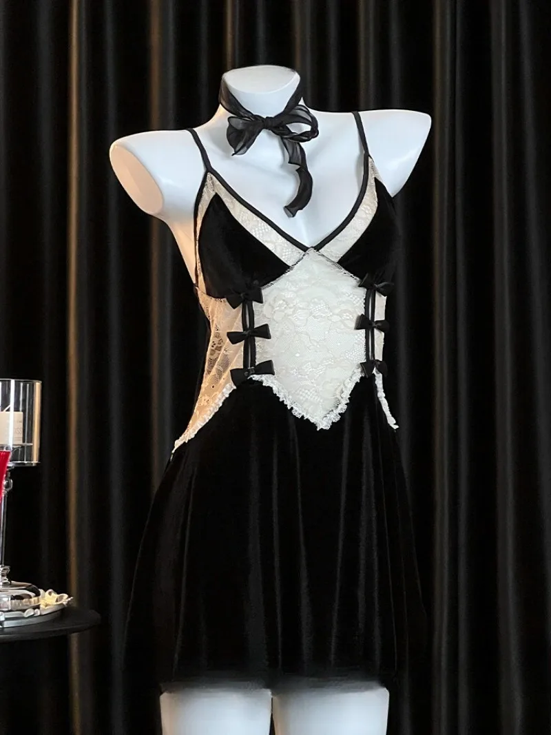 

High-End Velvet Halter Nightgown,Sexy Lace Cutout Design for Women,Pure Desire Style,Elegant and Romantic Home Wear,Soft