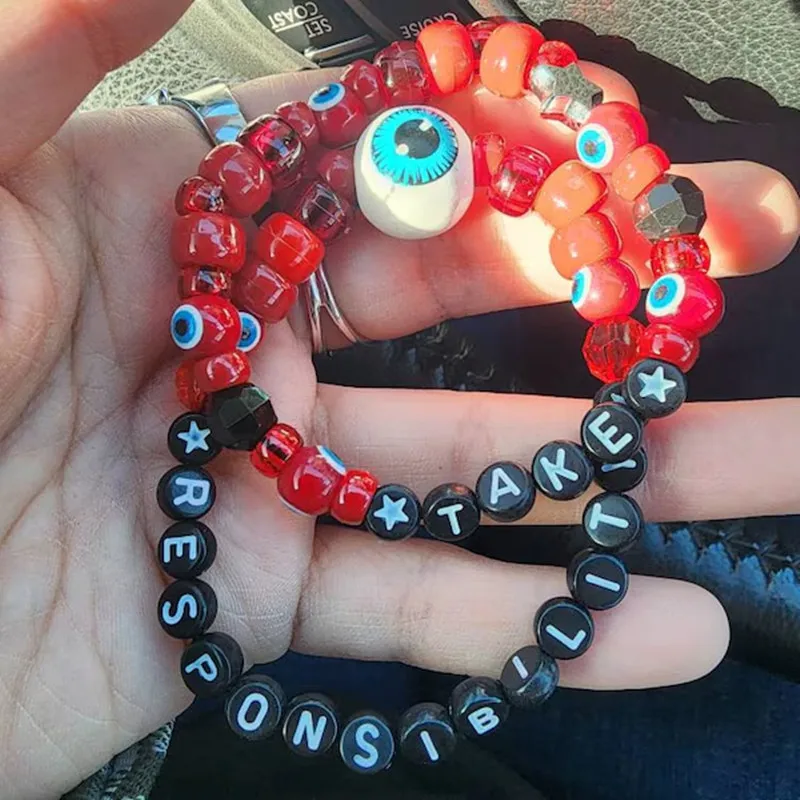Y2K مجموعة أساور كاندي مصنوعة يدويًا بحروف مخصصة على شكل عين الشر - نمط غسيل الفم العصري |   الموضة والحماية