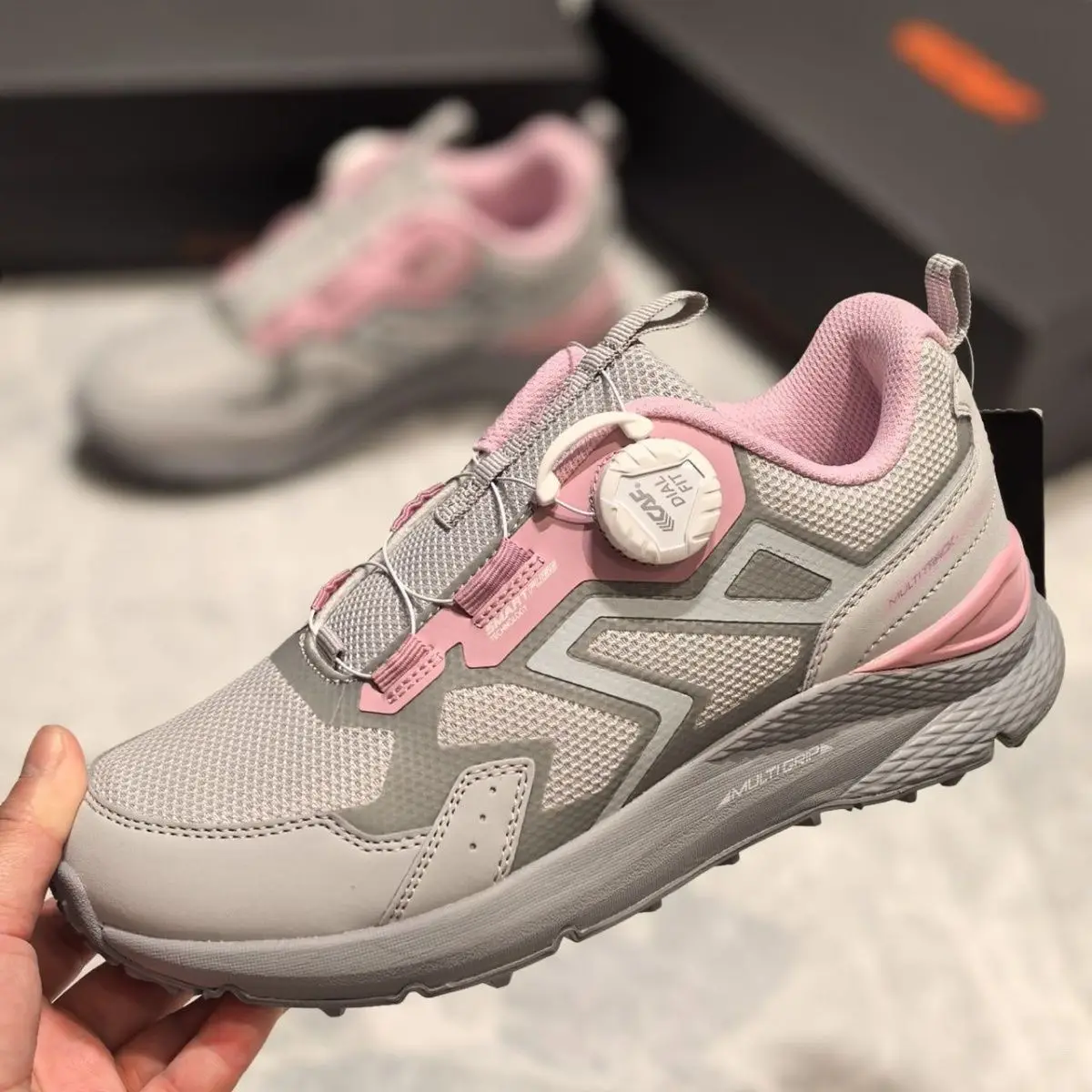 2025 New summer lightweight high quality cushioning couple running shoes breathable comfortable