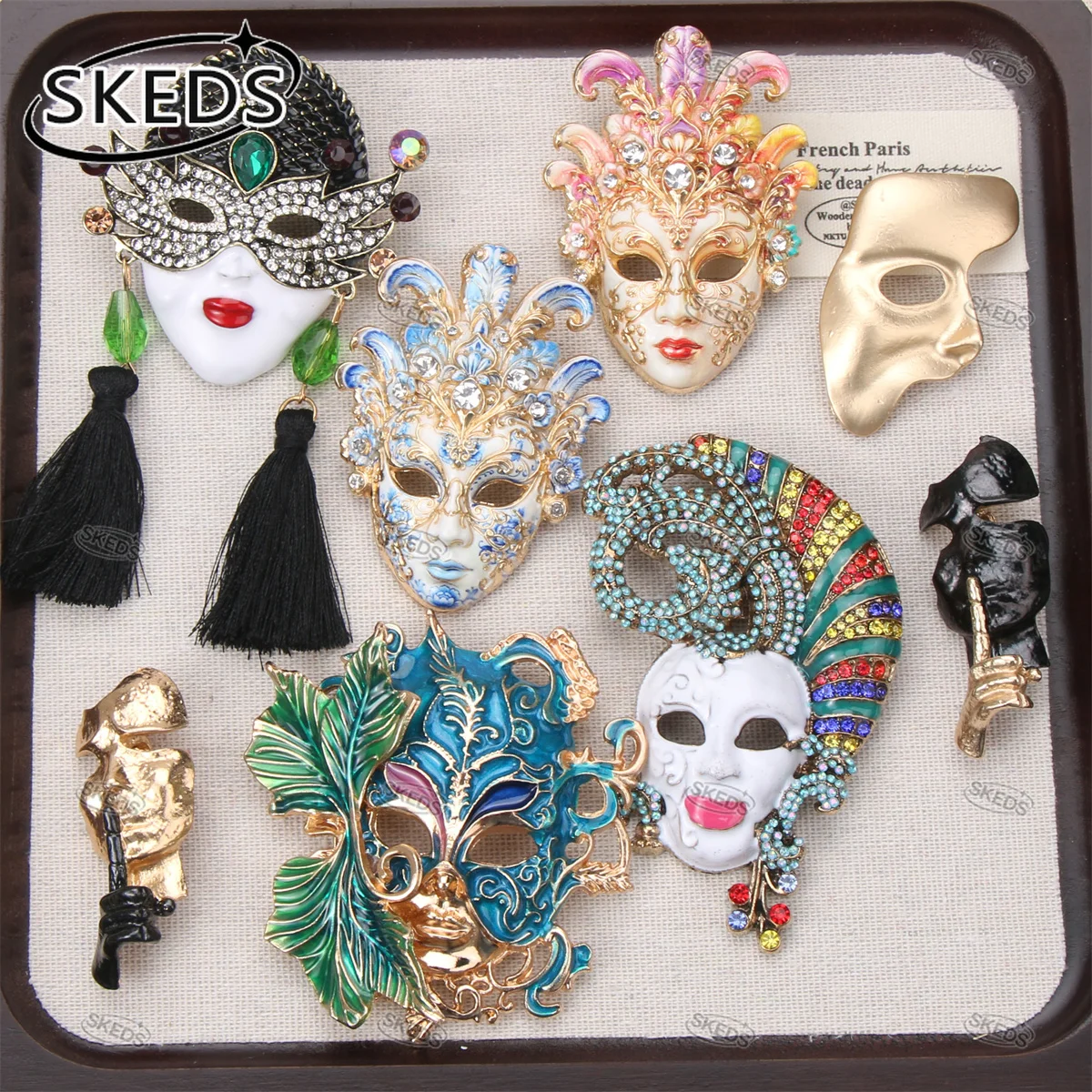 SKEDS Vintage Venetian Masquerade Mask Brooch Rhinestone Face Pin for Women Carnival Mardi Gras Halloween Party Costume Jewelry