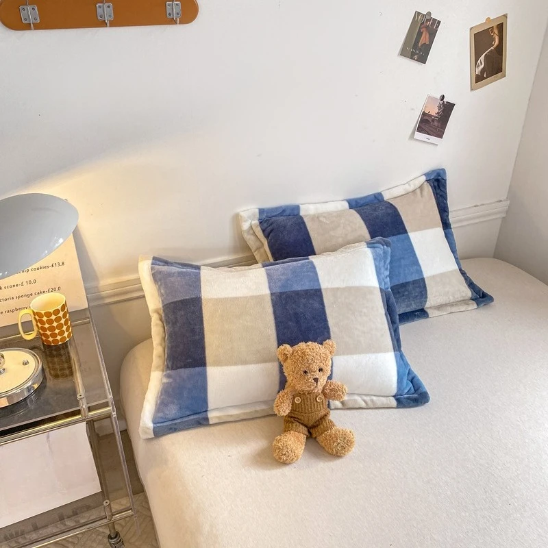 Milk velvet pillowcase, 48cmx74cm each. Coral velvet pillowcase, thickened single pillow core inner liner for home use