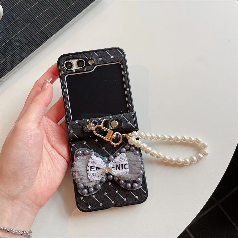 Etui na telefon 3D Glitter Diamond Rhinestone Cute Bowknot Wrist Strap do Samsung Galaxy Z Flip 6 5 4 3 Flip6 Flip5 Flip4 Flip3 5G