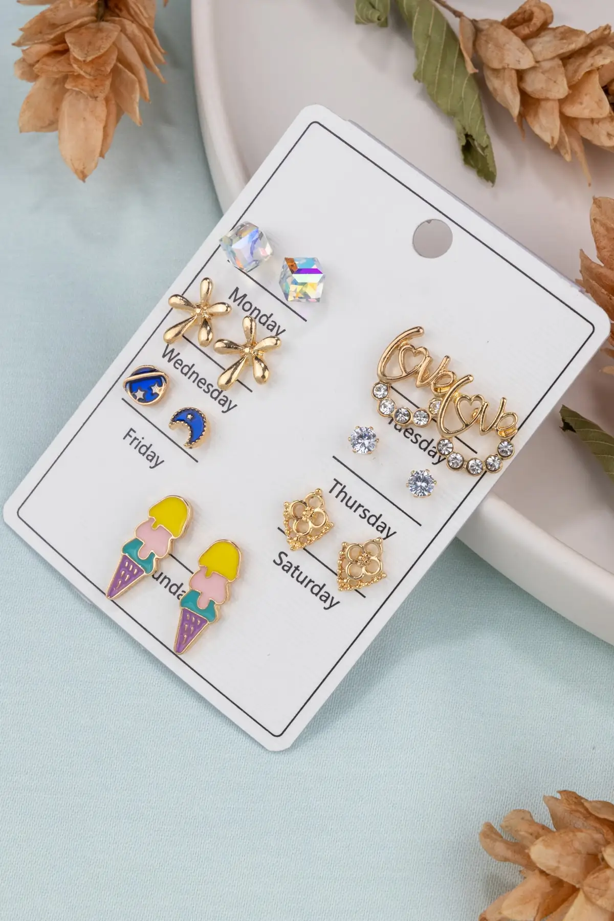 Figured Set Earrings, 7 Pairs, With Different Designs, Suitable for Daily Use, Special Occasions. You Can Gift. Free shipping