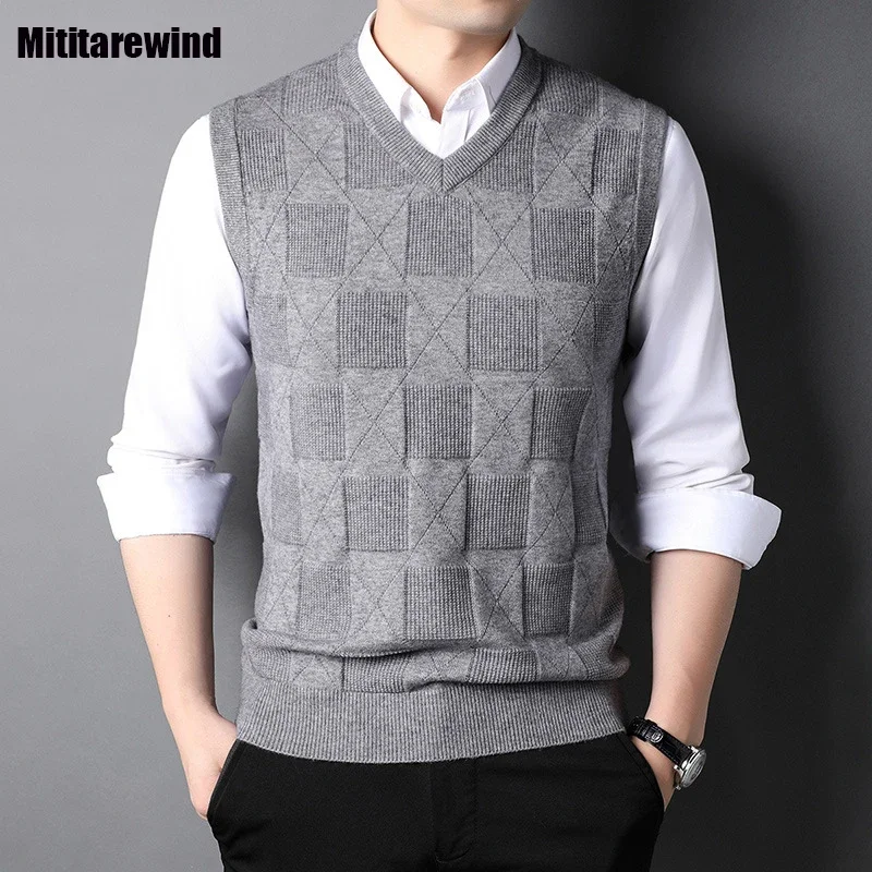 Autumn Winter New Sweater Vest for Men Brand Causal Pullover Sleeveless Sweater V-neck Jacquard Plaid Knitted Slim Warm Knitwear