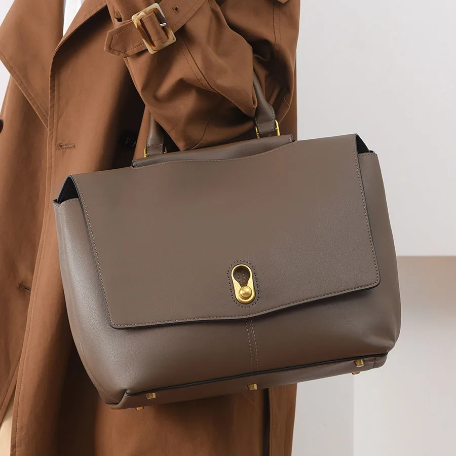 

2025 New Women's Bags, Large-Capacity Tote Bags, High-End Fashion Tote Bags, Solid Color Versatile Casual Bags, Commuting and Shopping Casual Bags