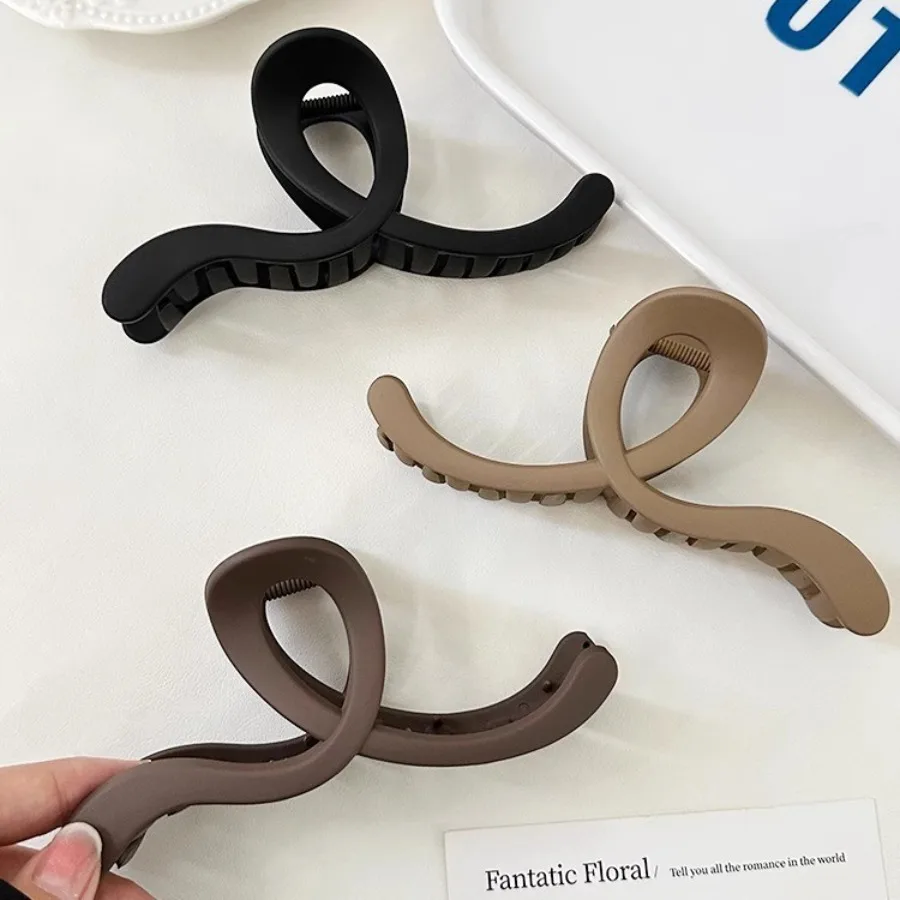 Mailard design line clip for women's simple matte large hair clip for back head hair, shark clip for hairpin