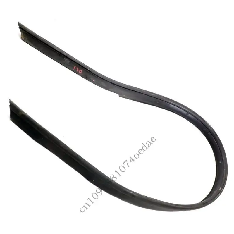 

0xxc полосы уплотнения двигателя, обеспечивая превосходную изоляцию для F30 51767255802