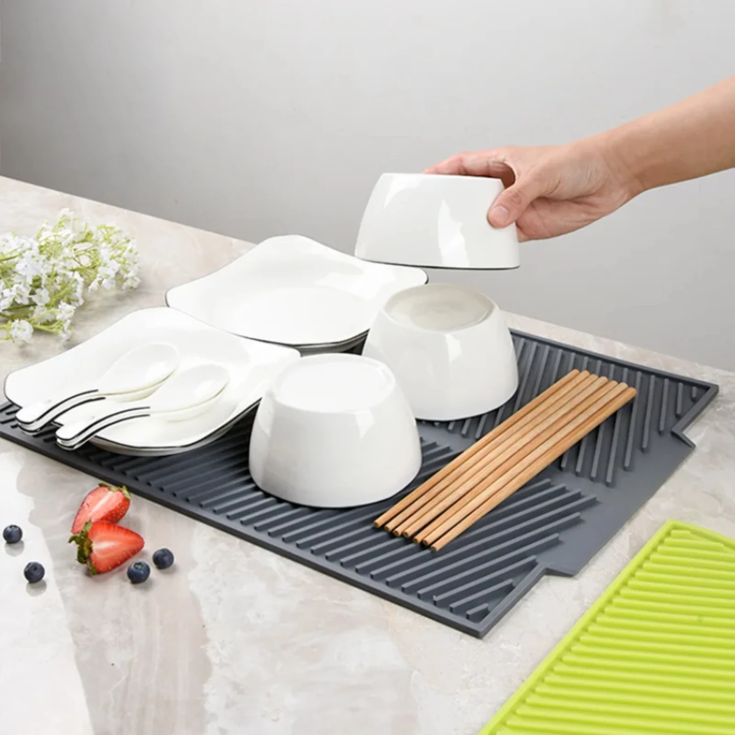 Non-slip Kitchen Silicone Drain Pad for Tableware Anti-scald Potholder Placemat, Dish Cup Drying Mat Drainer Tray for Pans