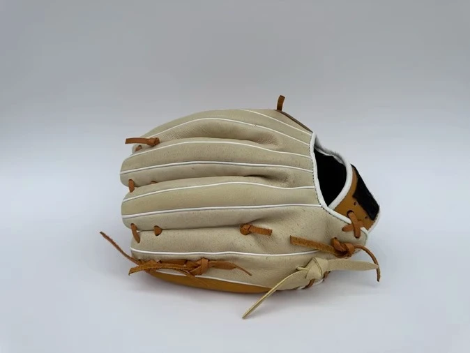 Soft pigskin first layer thickened baseball softball gloves