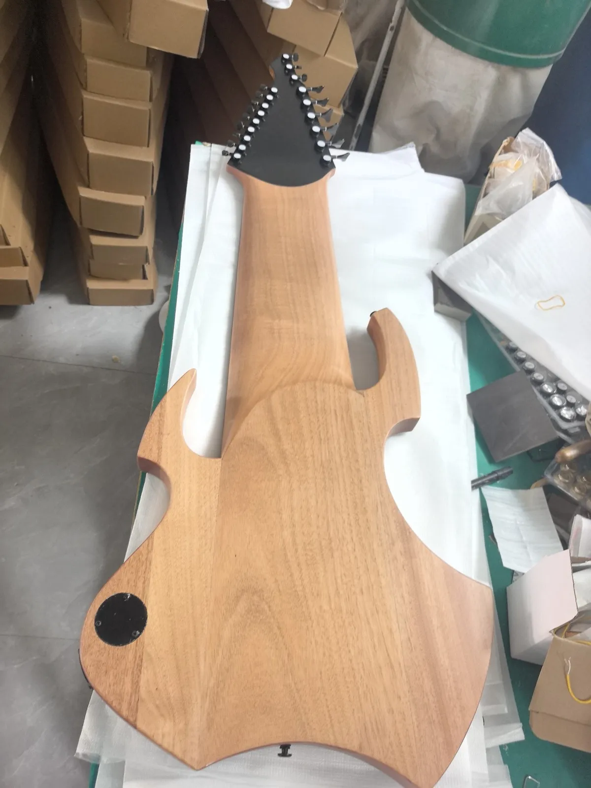 Custom 18 String Electric Bass Guitar Neck Through Maple Body Black Hardware