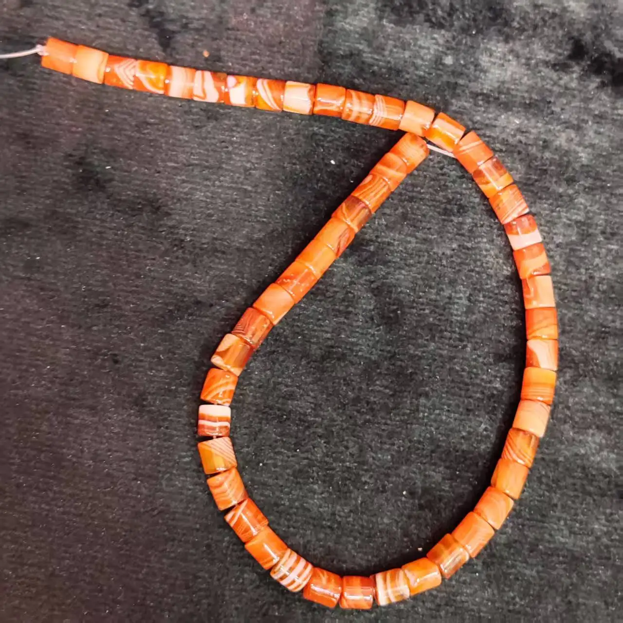 48 pièces naturel enveloppé agate couleur saumon 8*8mm coupe droite seau perle bijoux collier bracelet bricolage production pour les femmes
