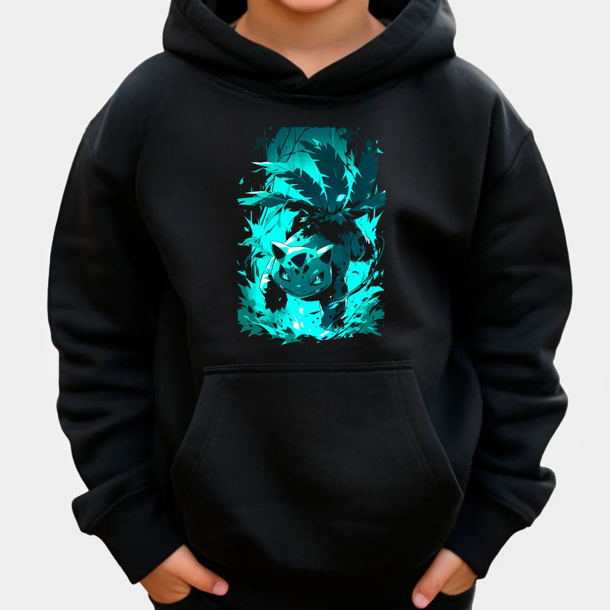 เสื้อฮู้ดผ้าฝ้ายฟลีซลายโปเกมอน บูลบาซอร์ แบบยูนิเซ็กซ์ สีดำ พร้อมลายพิมพ์สัตว์ประเภทหญ้าหลากสีสัน ลายดอกไม้สีเขียว ทรงหลวม